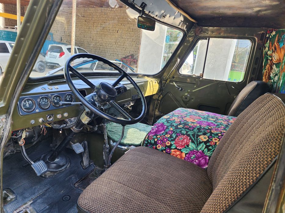 Uaz sotiladi xolati a'lo