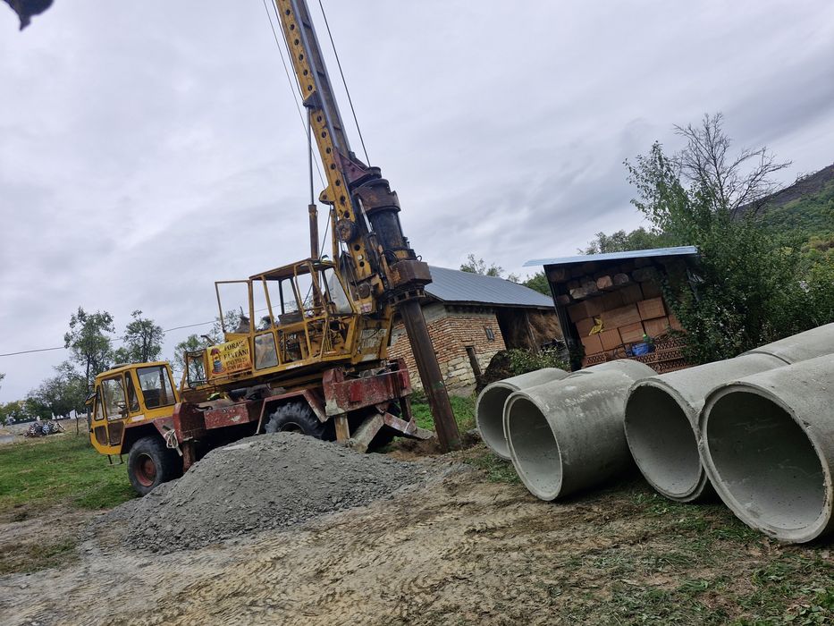 Foraje fantani si piloni  diametru 1m