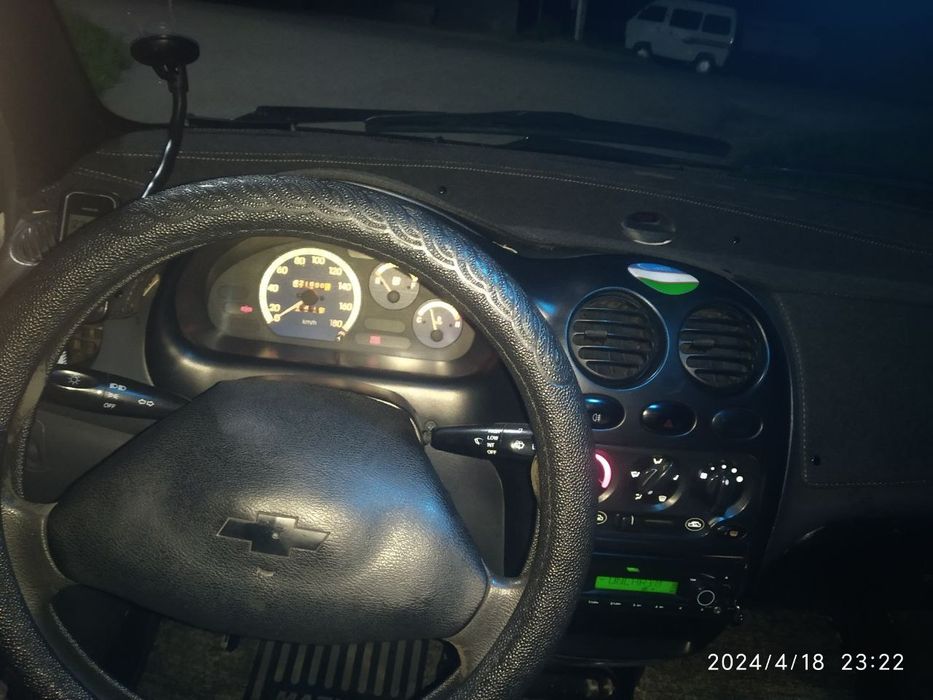 Matiz 2010  yangi chexol sideniya gupkalar almashgan holati zor.