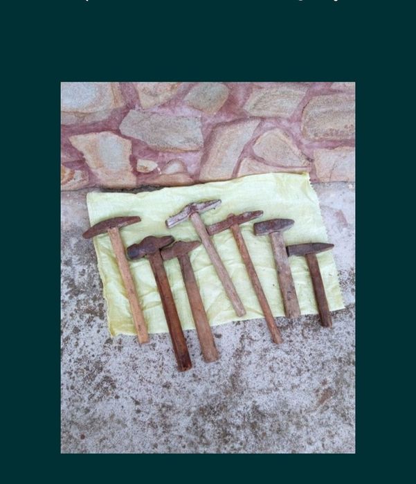 Стари инструменти - чукуве, клещи, пили,скоби, секачи, мрамор...