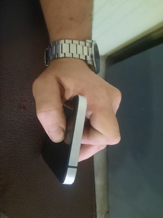 Продам айфон 12 на 128г