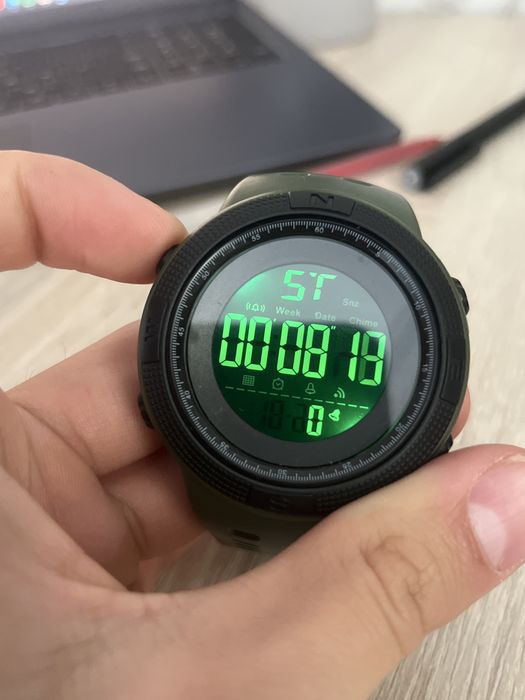 Часы кварцевыеее