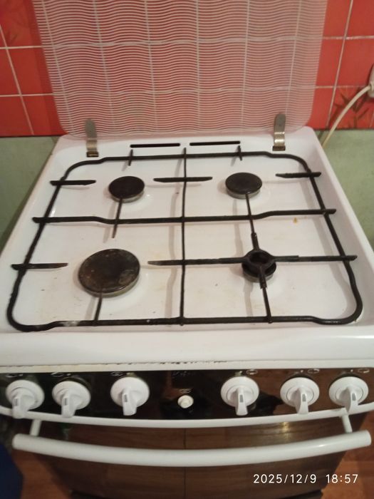 Срочно продам газовую плиту
