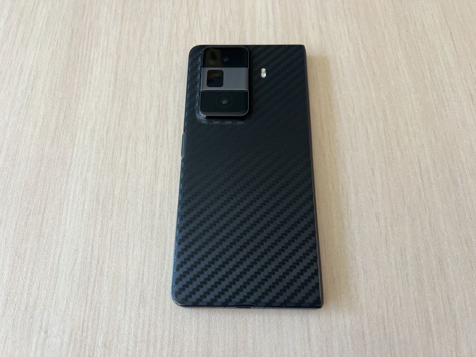 Продавам Honor Magic VS3 512/12GB