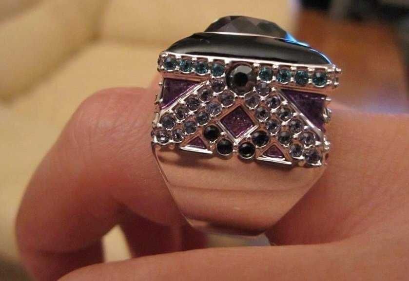 Swarovski пръстен 52 размер