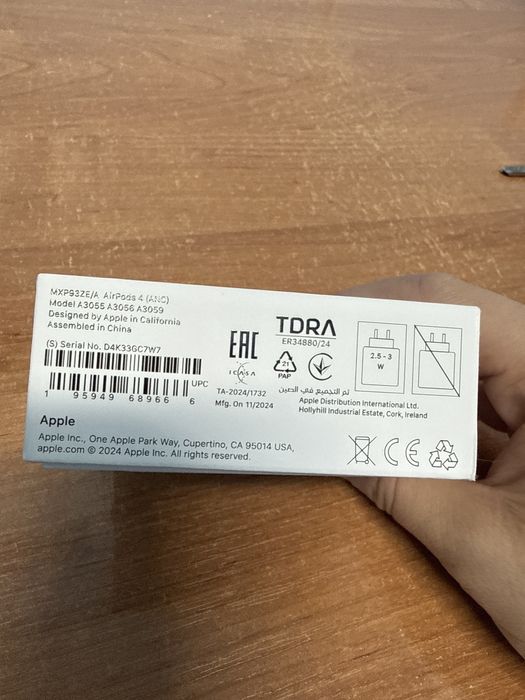 Airpods 4  with Active Noise Cancellation