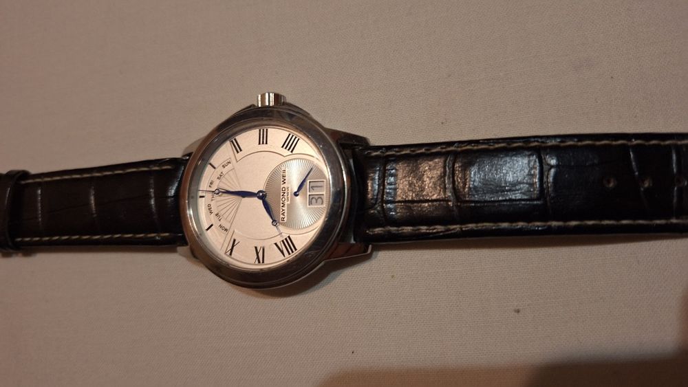Часовник Raymond Weil