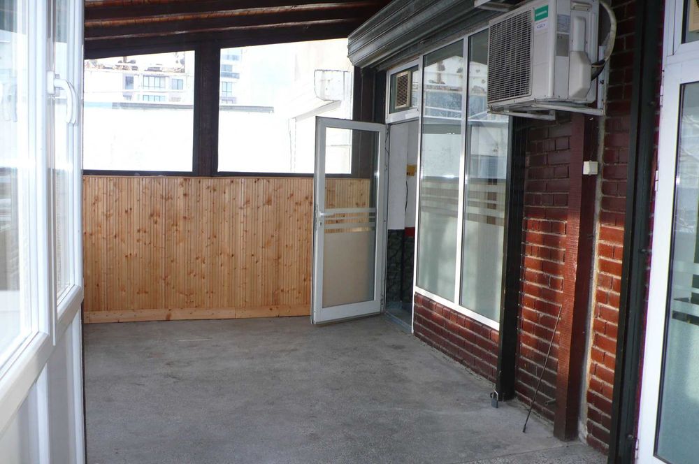 Дава се под наем Офис в София, Център - 68 кв.м за 408 € - Снимка #1