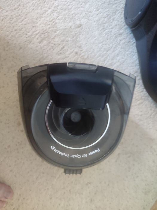 Пылесос  Bosch Bagles Vacuum Cleaner serie|4