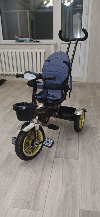 Коляска и велосипед