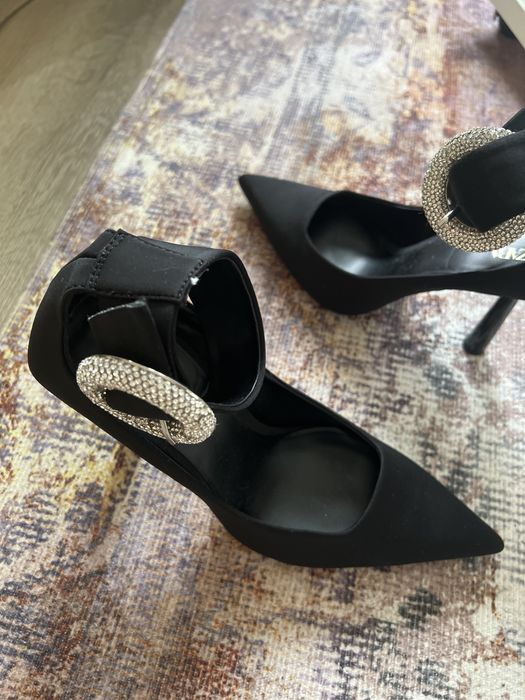 Офицални черни обувки Zara