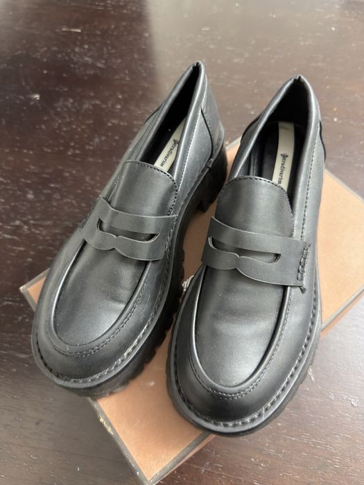 Продам женскую обувь