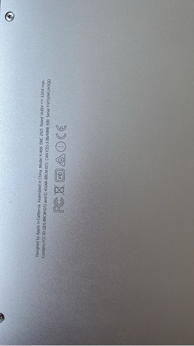 Продам макбук срочно