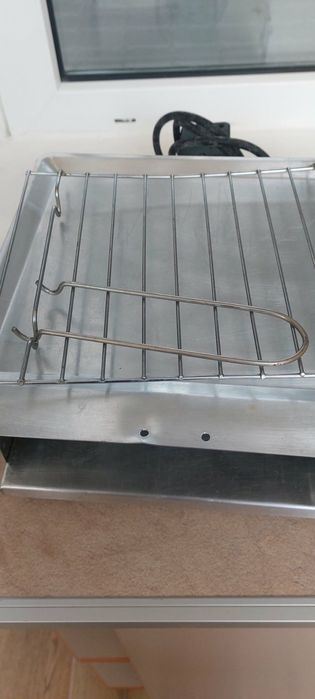 Продавам тостер за сандвичи