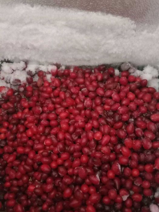 Кизил заморозка, вкусно и полезно.