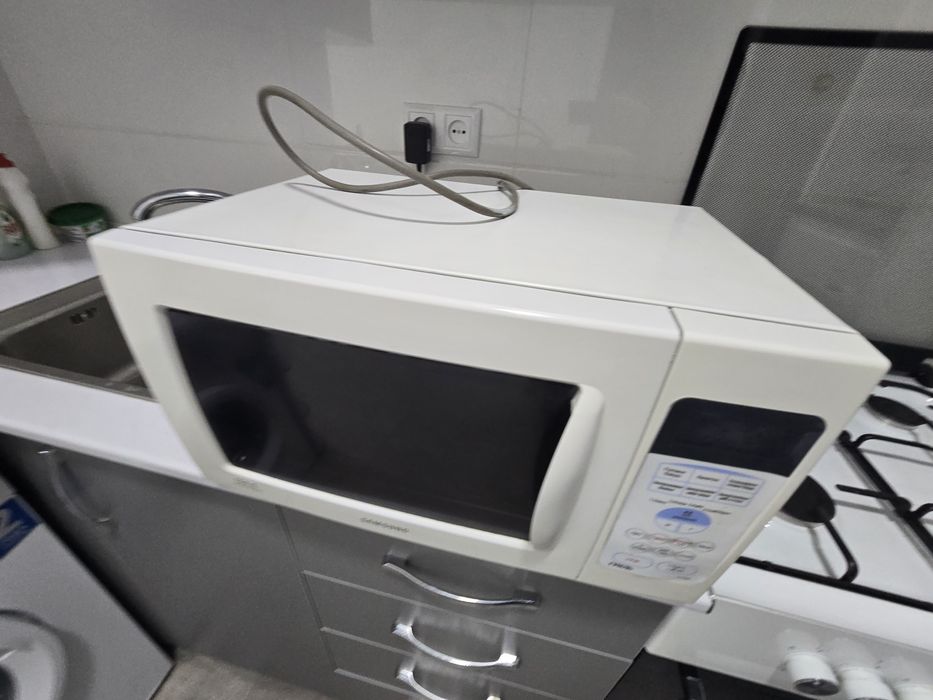 Мебель сотилади турли