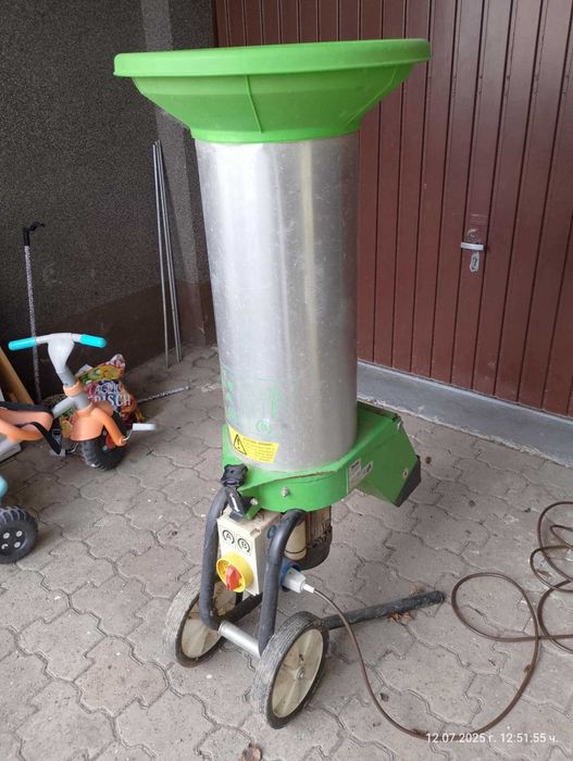 Дробилка за клони в много добро състояние