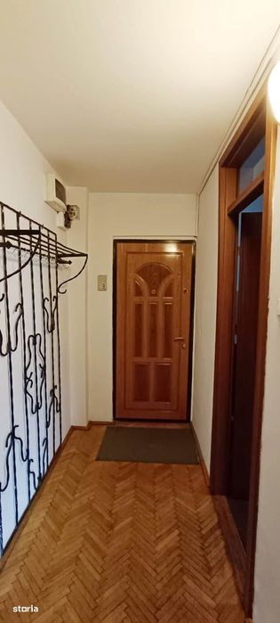 Apartament cu 4 camere in Tractoru-Independentei