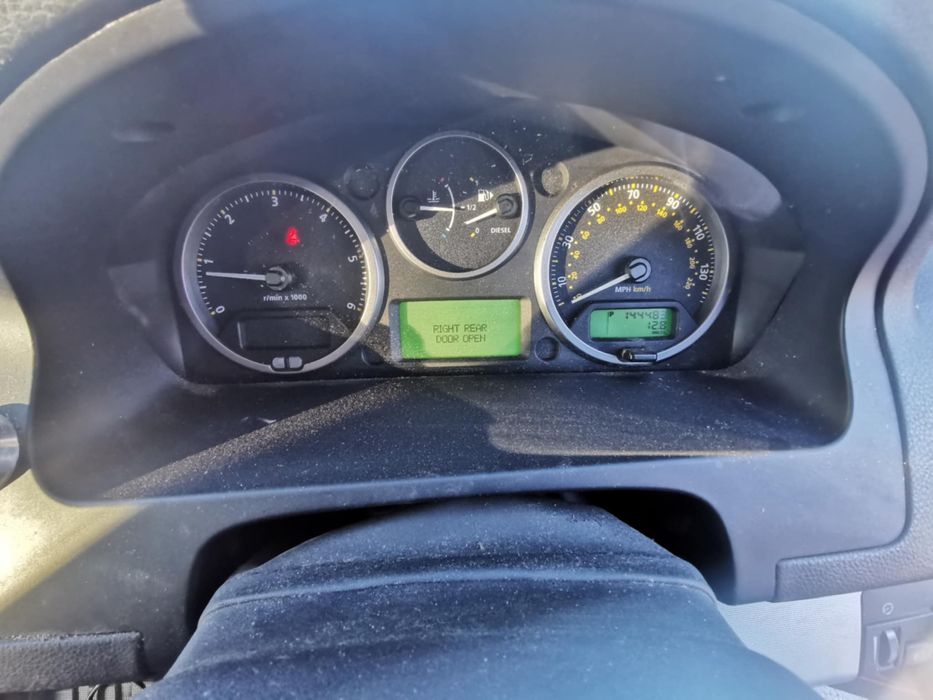 - Land Rover Freelander 2