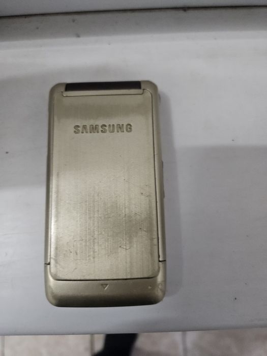 Самсунг s3600i книжка ретро