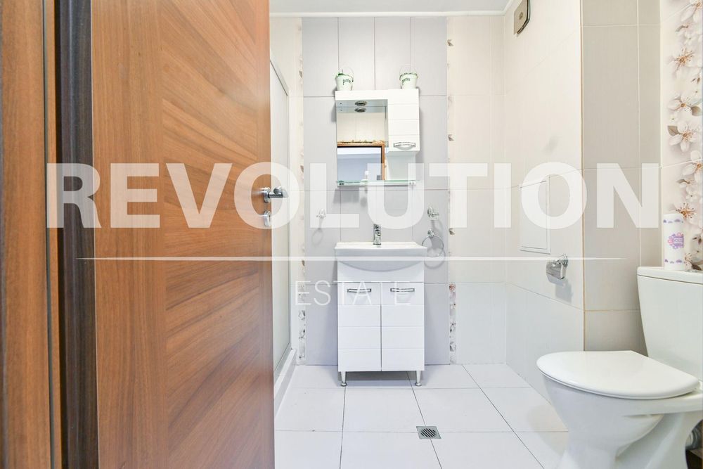 Дава се под наем Двустаен апартамент в София, Студентски град - 75 кв.м за 663 € - Снимка #8