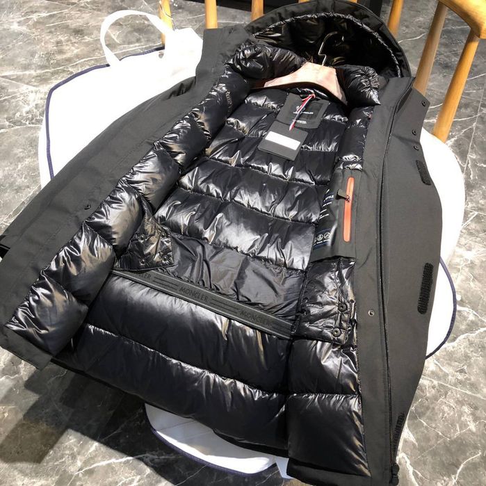Пуховик Moncler, на подростка, рост 160