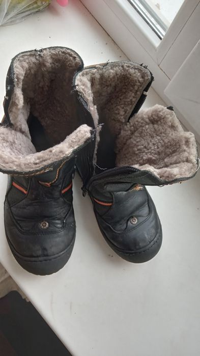 Продам детскую обувь