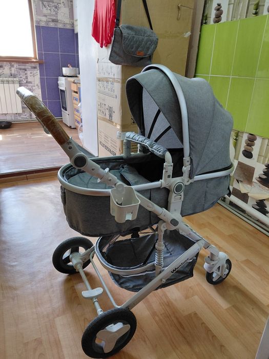 Продаю коляску 35000