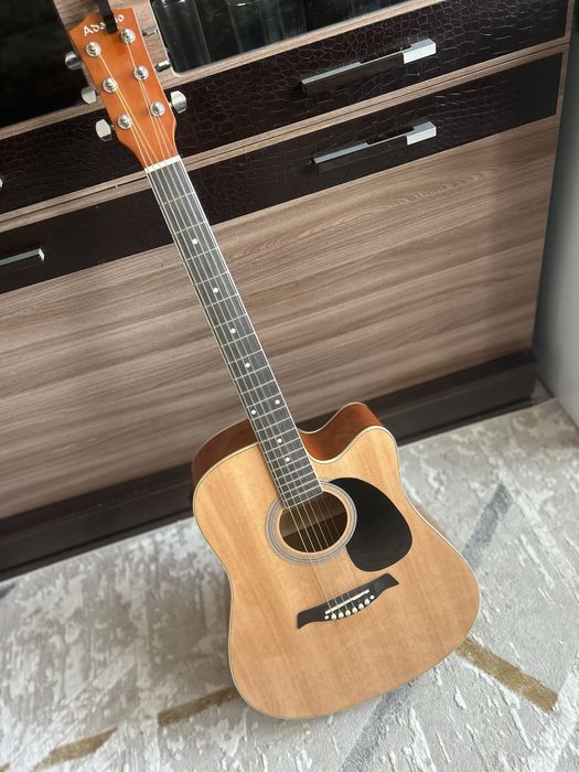 Продам гитара новый с чехолом