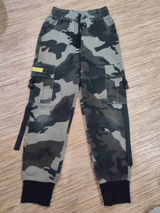 Продам вещи на 8-9 лет