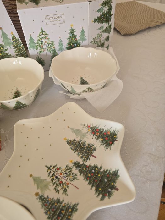 Коледен сет от 2 купички, 2 чинии, свещичка и поставка