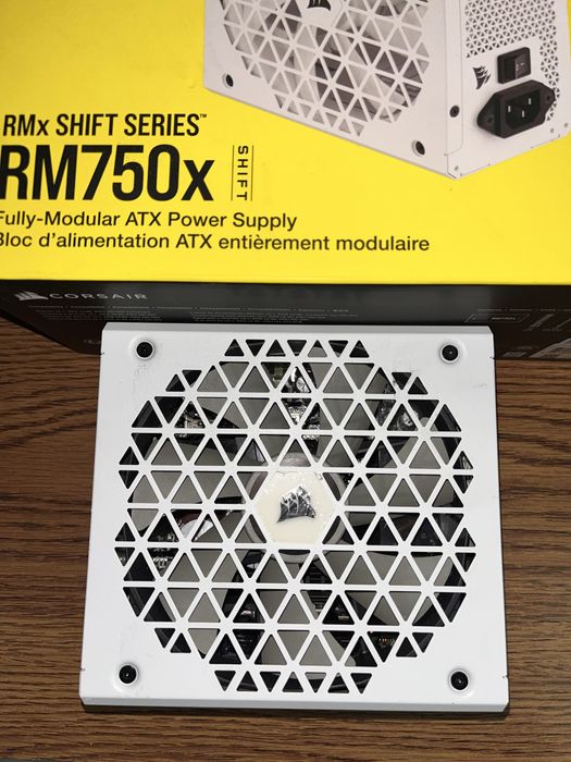 Sursa PC Corsair RM750x SHIFT – 750W, 80 PLUS Gold