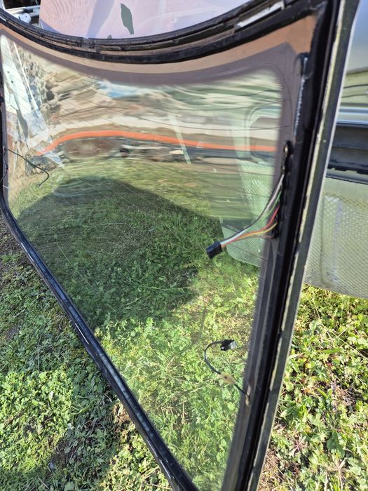 Оригинално задно стъкло мерцедес w211 седан класик