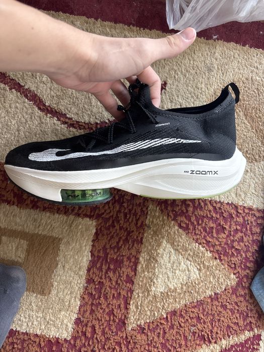 Продам кроссовки найк новые