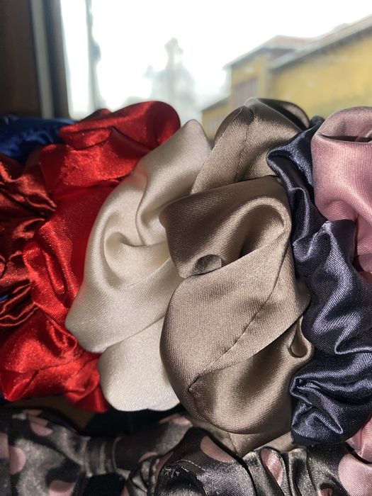 Made by DM сатенени скрънчита