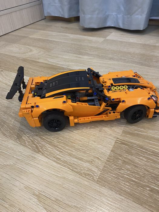 Продам LEGO спортивная машинка