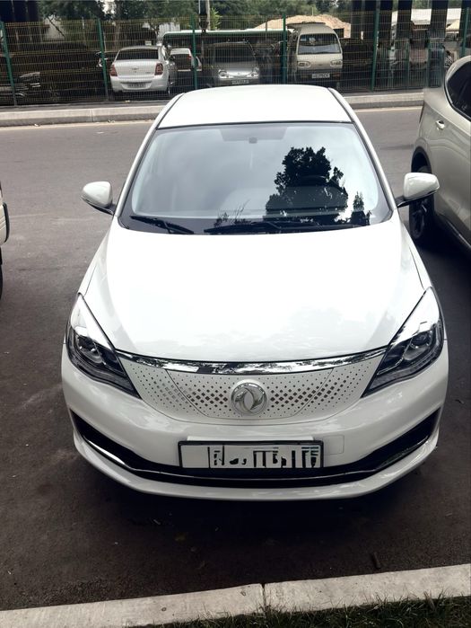 DongFeng Aeolus E70