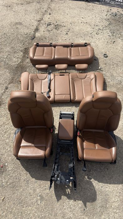 Салон за Q5 2018