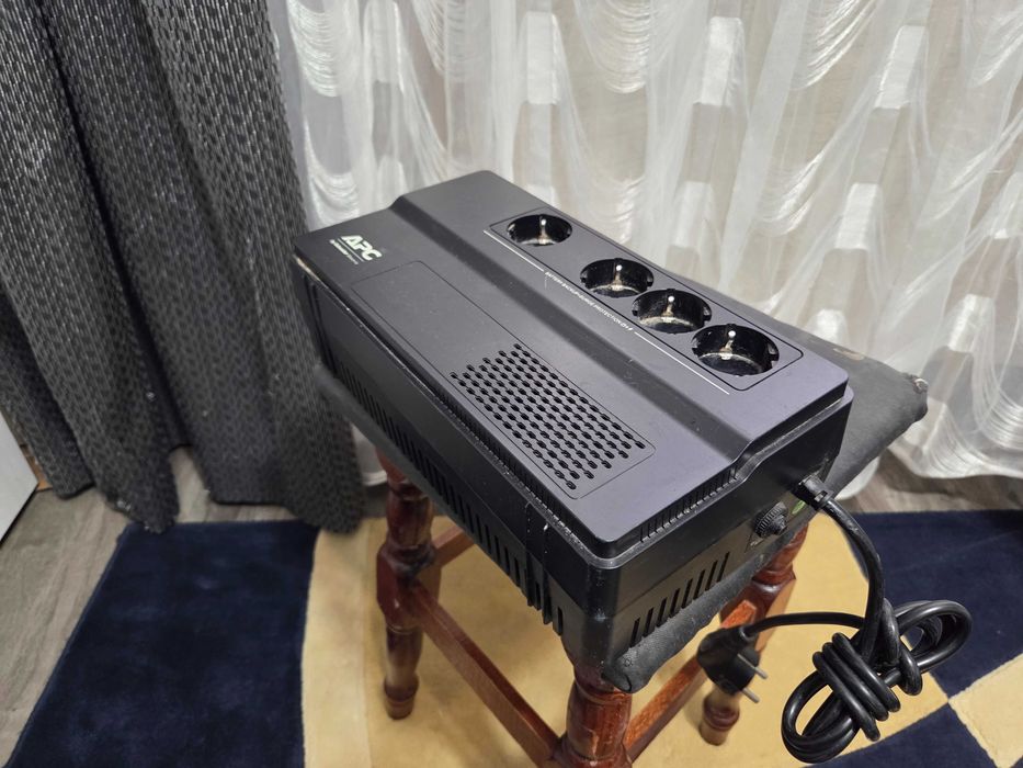 UPS APC BV500I-GR Back-UPS 500 VA / 300 W Acumulator Nou 12 V 9 A