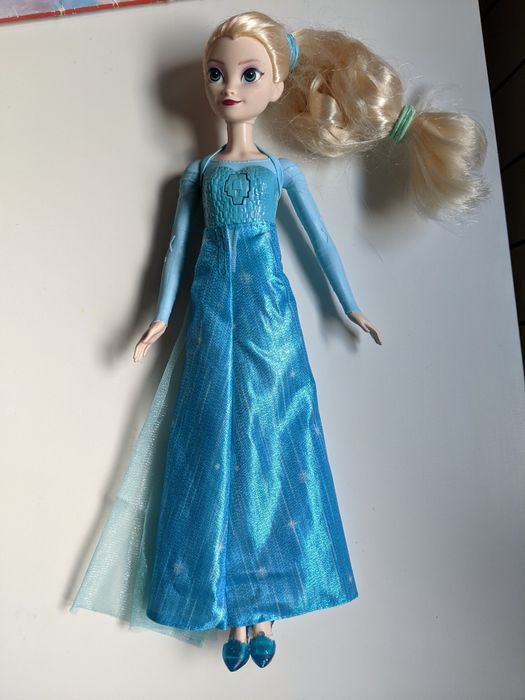 Кукла Disney Пееща Елза