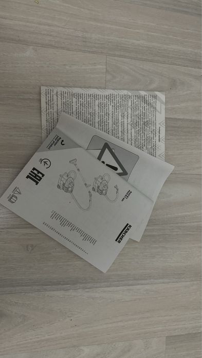 Продаю пылесос для химчистки Karcher Puzzi 8/1