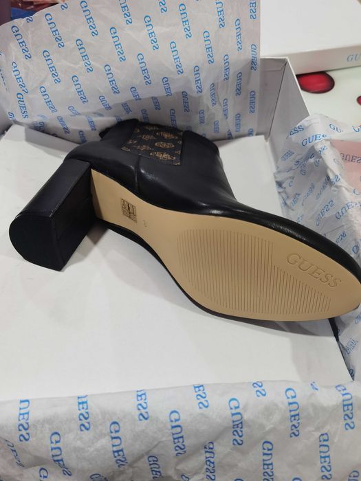 Боти с дебел ток