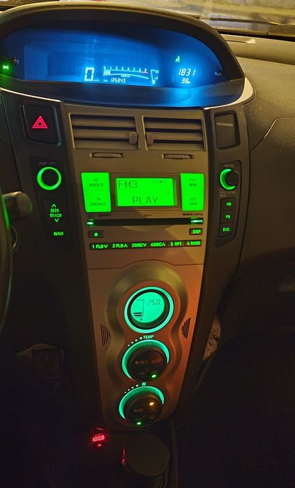 Toyota Yaris 1.3 Benzină SOL/Full – 127K km reali – cumpărată de nouă