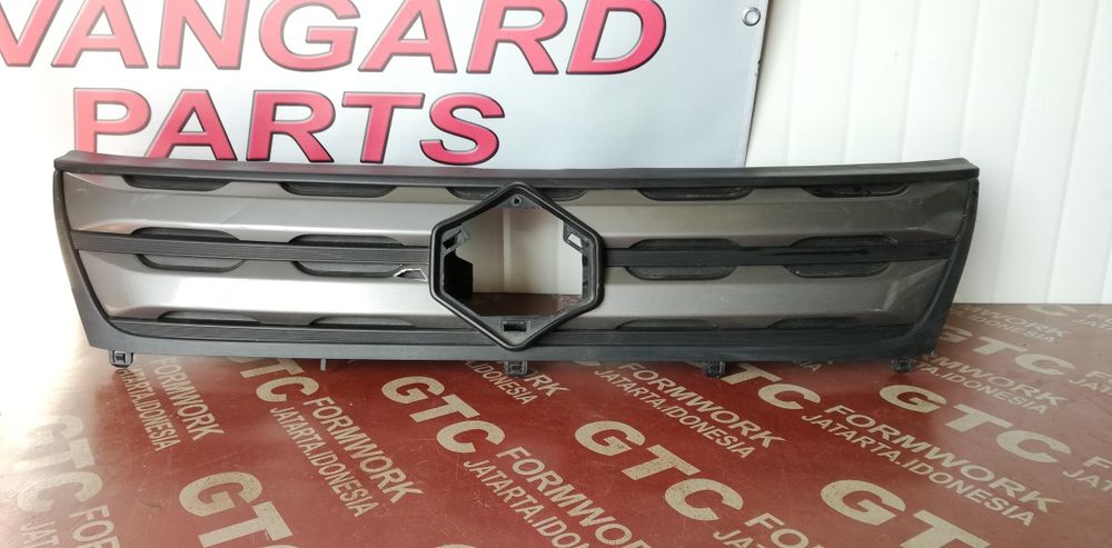 Маска/решетка Suzuki Vitara 2017-