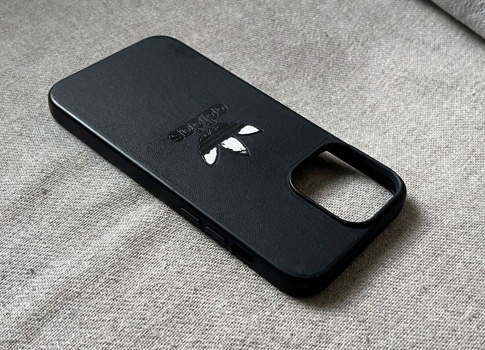 Husa pentru Iphone 13 Pro Max Adidas - folosita