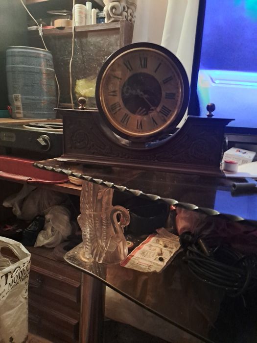 Продам  часы настольные