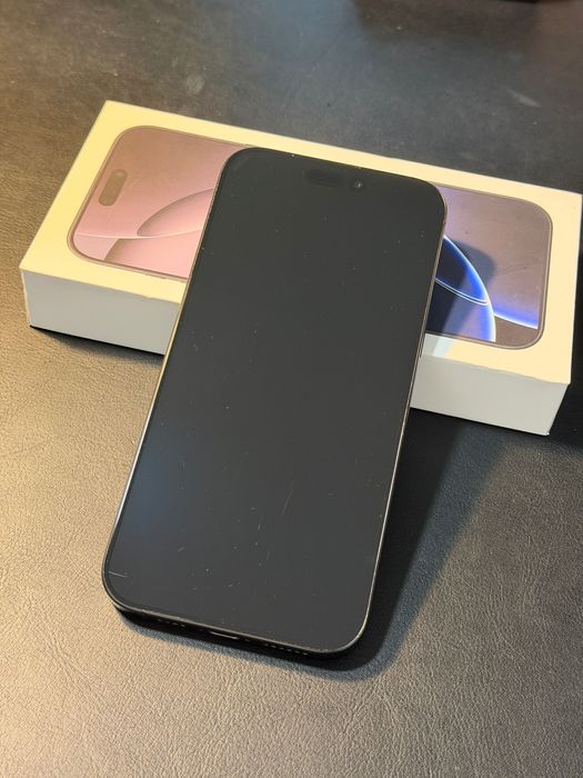 vand iphone 16 pro max 256gb black titanium + husa piele