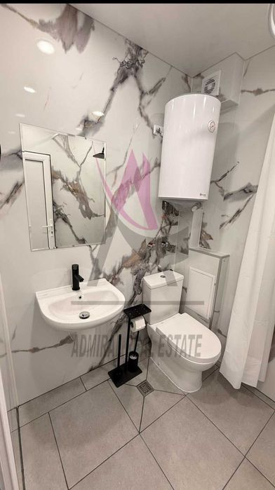 Чисто нов -двустаен -Лятно кино