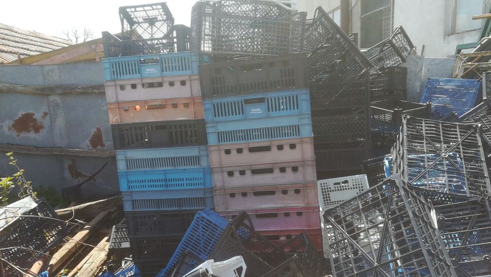 Касетки, кофи от сирене, кашони,каси бира,кока кола