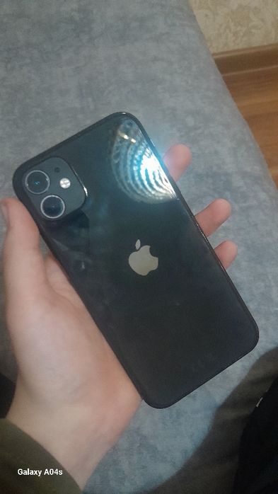 Продам айфон 11 срочно